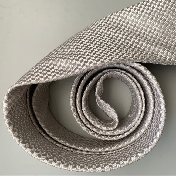 Escada Men’s Woven Silk Tie Gray EUC - Picture 4 of 9